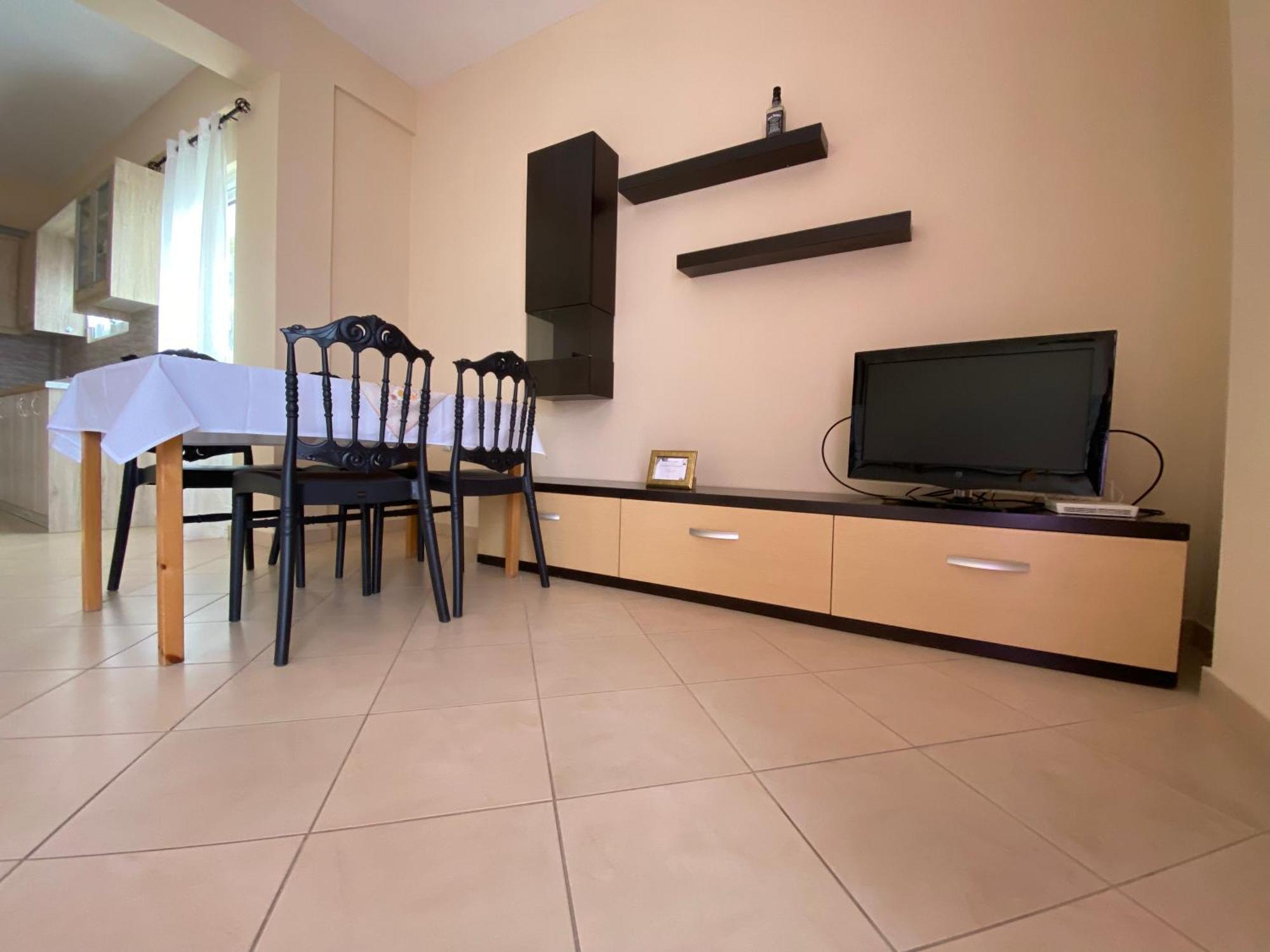 L.T. Apartment 5Th Street ซารานเดอ ภายนอก รูปภาพ