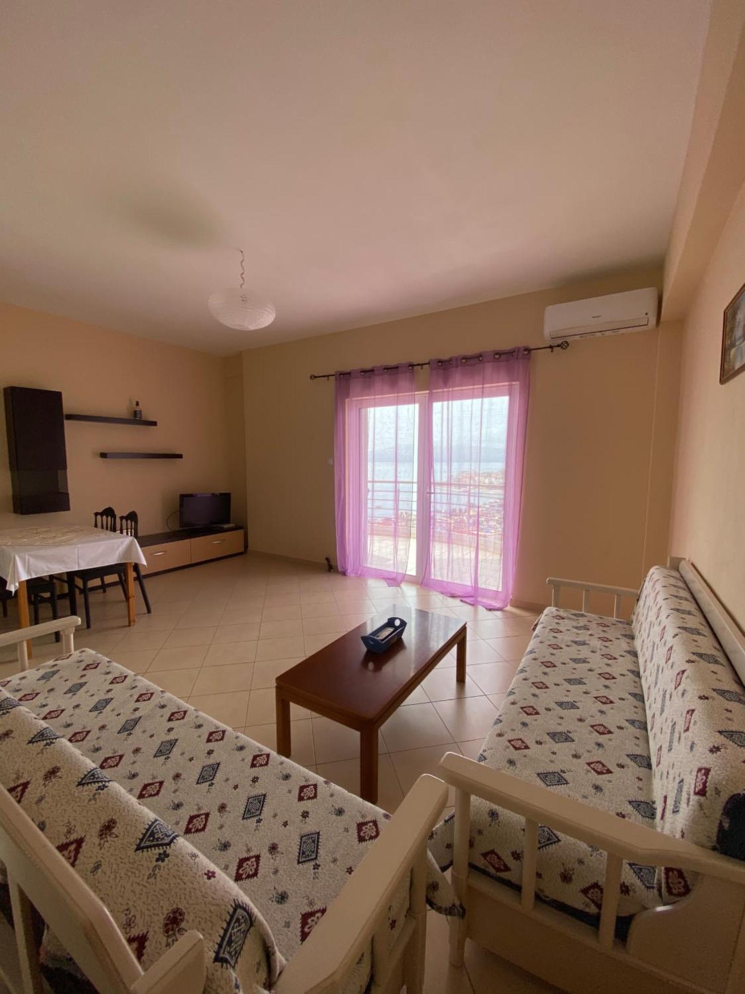 L.T. Apartment 5Th Street ซารานเดอ ภายนอก รูปภาพ