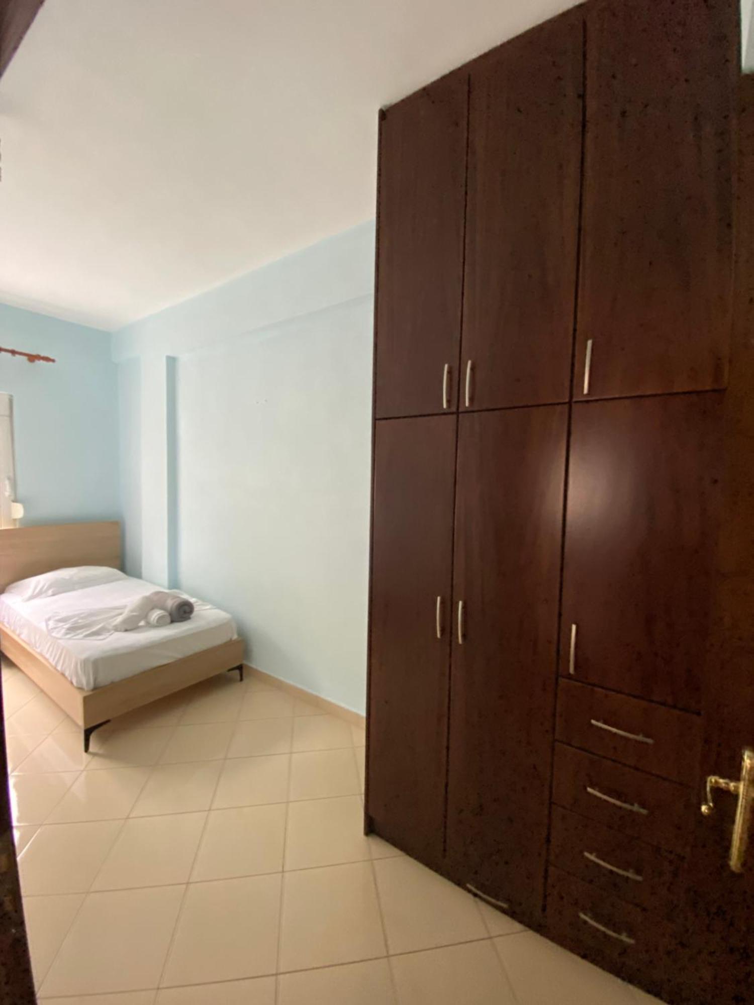 L.T. Apartment 5Th Street ซารานเดอ ภายนอก รูปภาพ