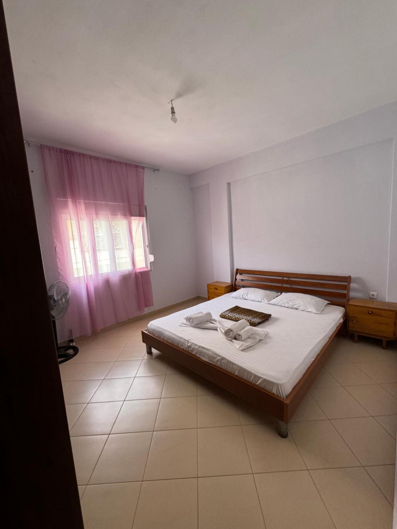 L.T. Apartment 5Th Street ซารานเดอ ภายนอก รูปภาพ